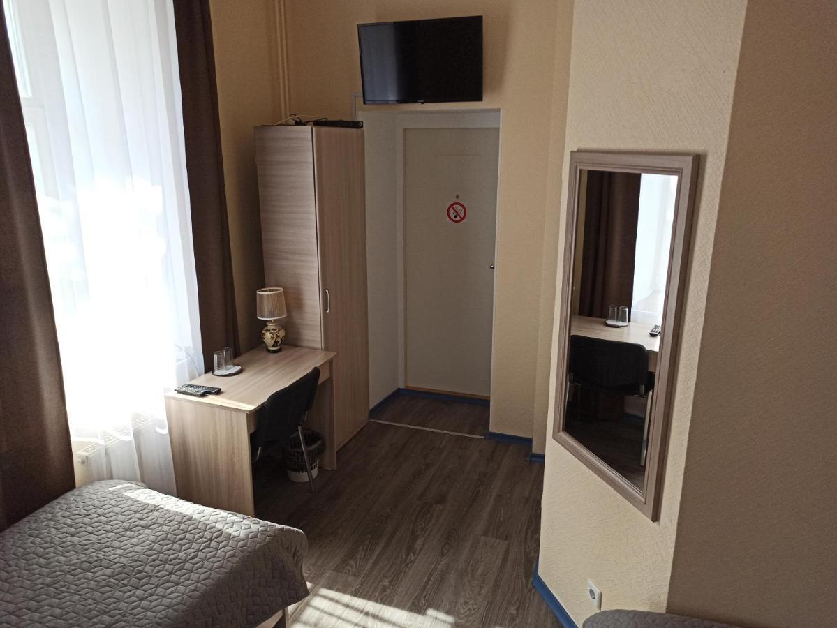 Central Hotel Нарва Экстерьер фото
