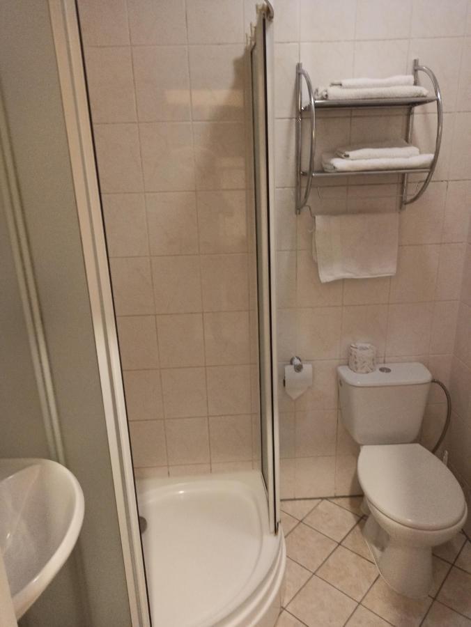 Central Hotel Нарва Экстерьер фото